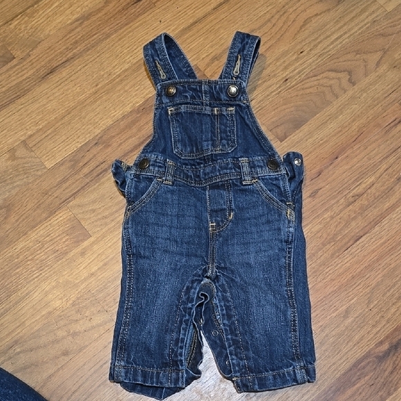 Old Navy Blue Denim Overalls with Bib Front and Shoulder Straps 3-6M - Picture 1 of 2
